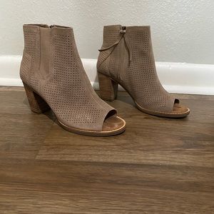 TOMS Majorca peep toe suede bootie